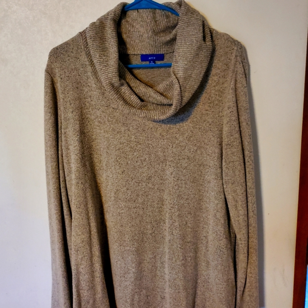 Apt 9 grey sweater. Size XL. Long Sleeve,